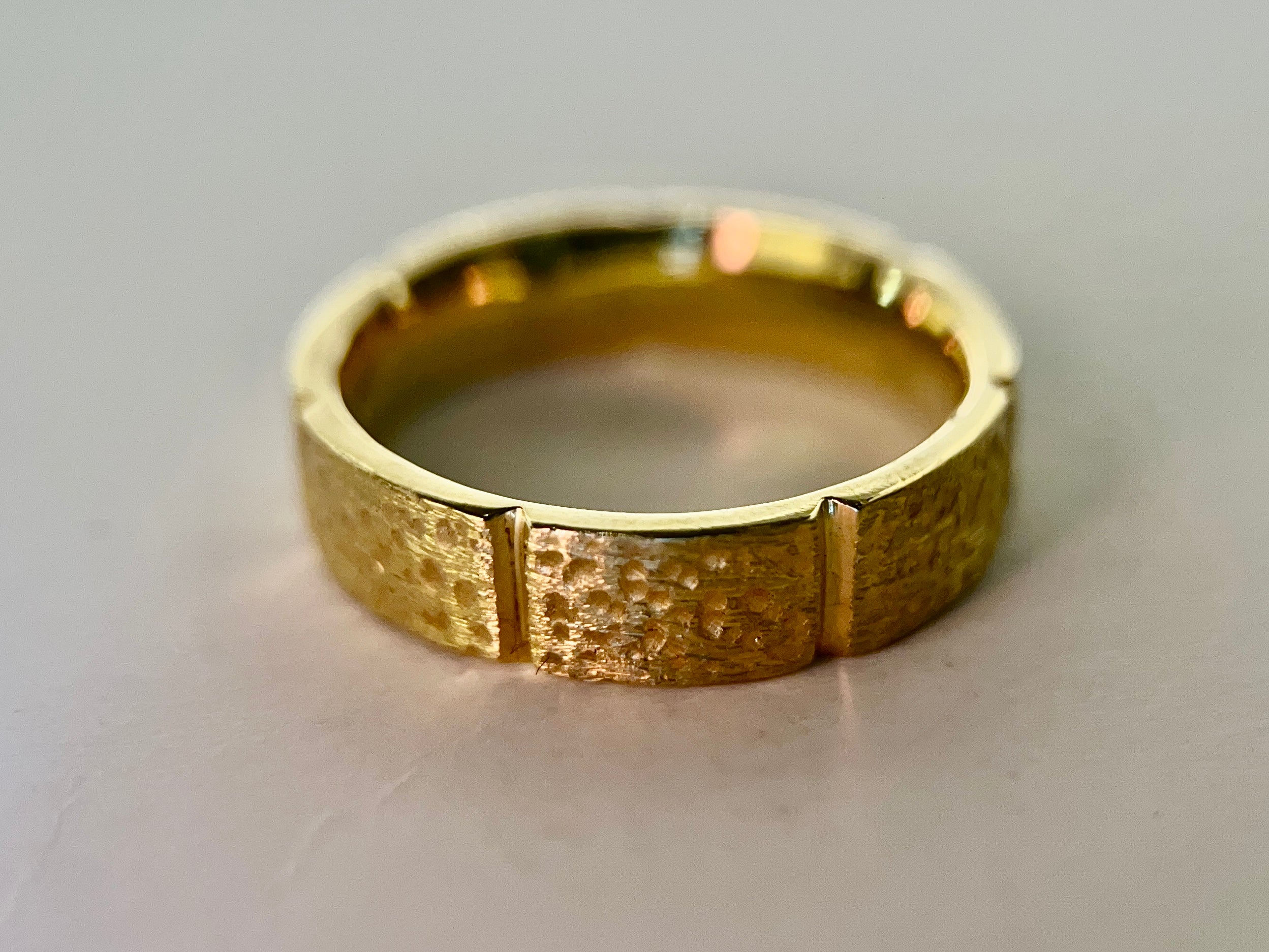 Avani Hammered Finish Gold Wedding Band 5.0mm